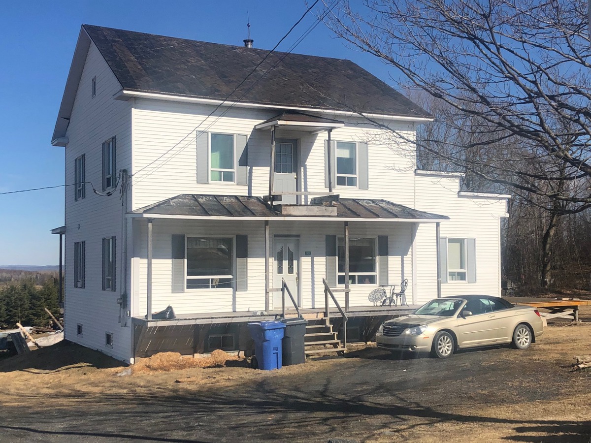 VENDU Maison à étages à vendre 207 6e Rang N. SaintHonorédeShenley