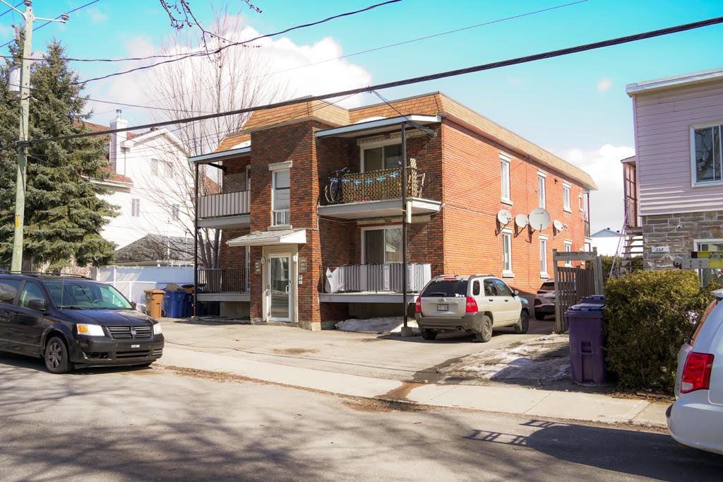 Propriété à revenus à vendre 233 239 75e Avenue Laval (Chomedey)