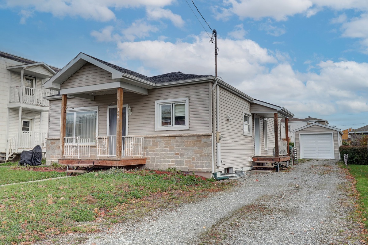 SOLD Bungalow for sale 340 8e Avenue S. Sherbrooke (Fleurimont)