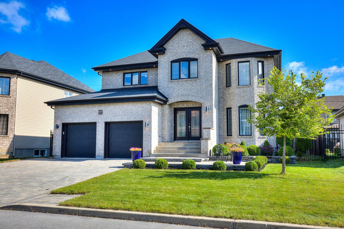 Maison à étages à vendre 137 Rue Schubert VaudreuilDorion