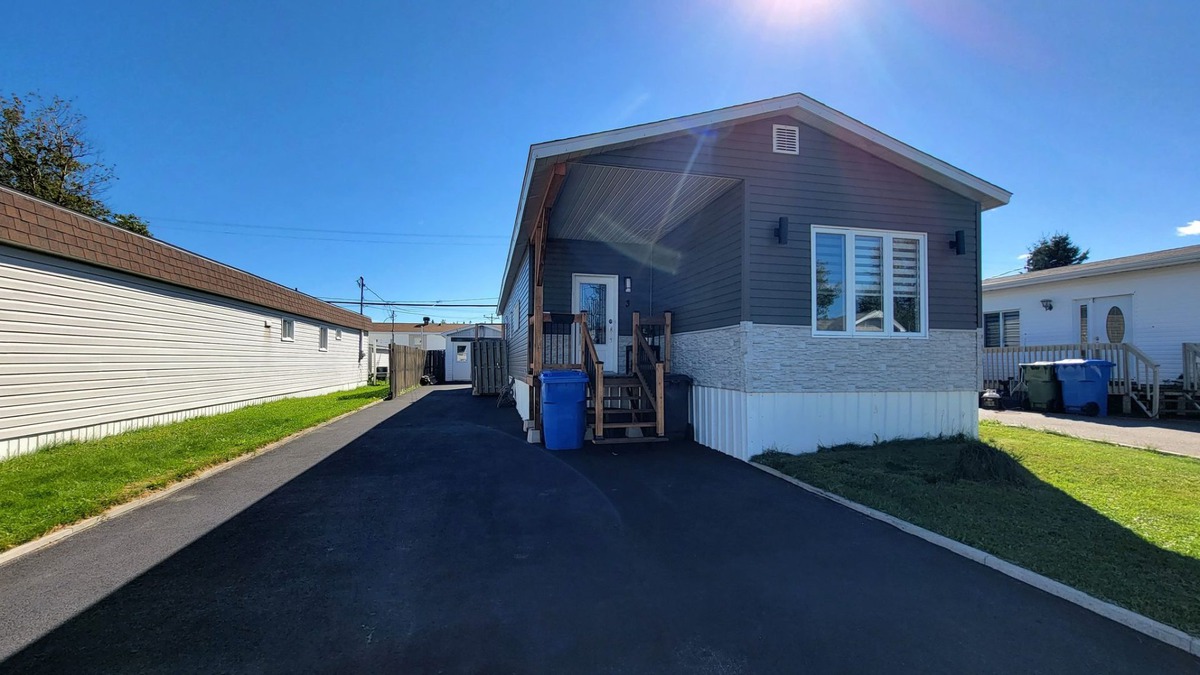 VENDU Maison mobile à vendre 3 Rue des Moyacs SeptÎles