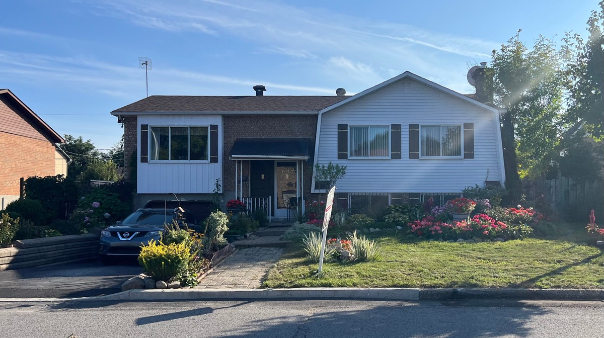 Maison de plainpied à vendre 1616 Rue LouisDurocher Laval (Vimont)