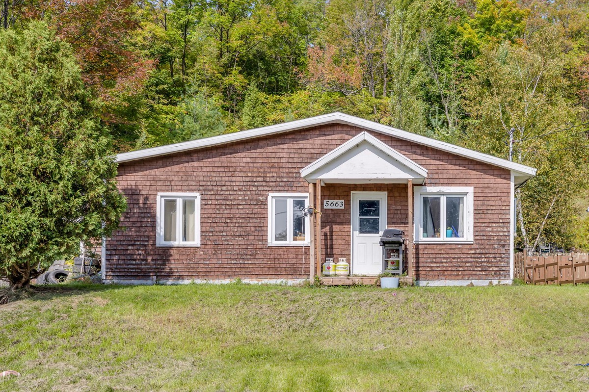 Maison de plainpied à vendre 5663 Rue Dugal Boischatel