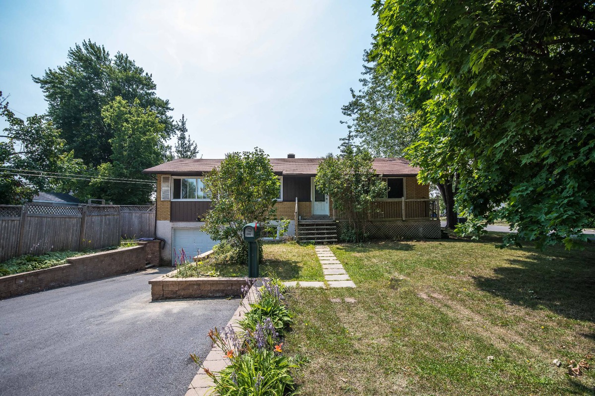 Duplex à vendre 72 72A Rue Brébeuf Châteauguay