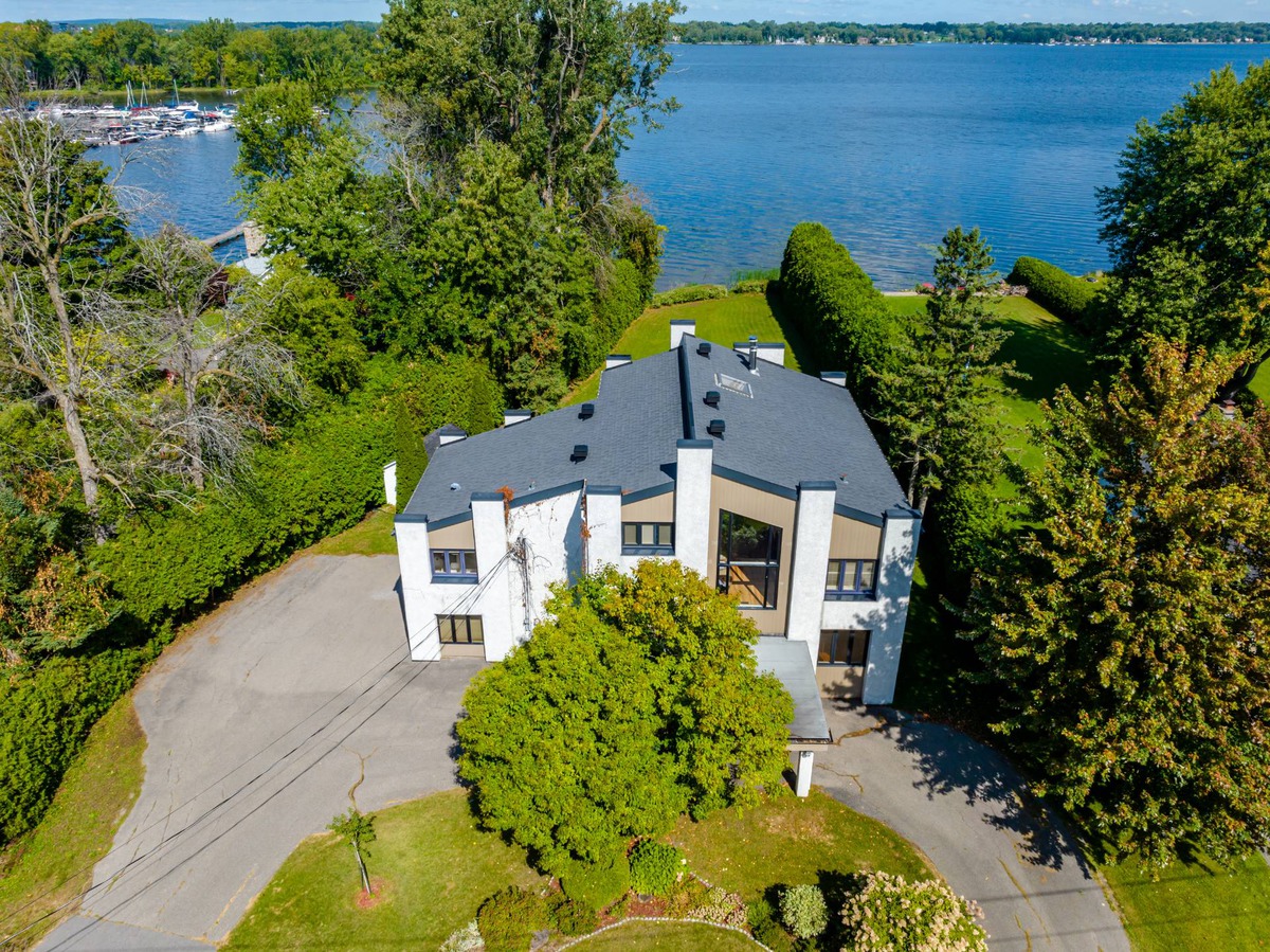 Two or more storey for sale 1138 Boul. Perrot NotreDamedel'ÎlePerrot