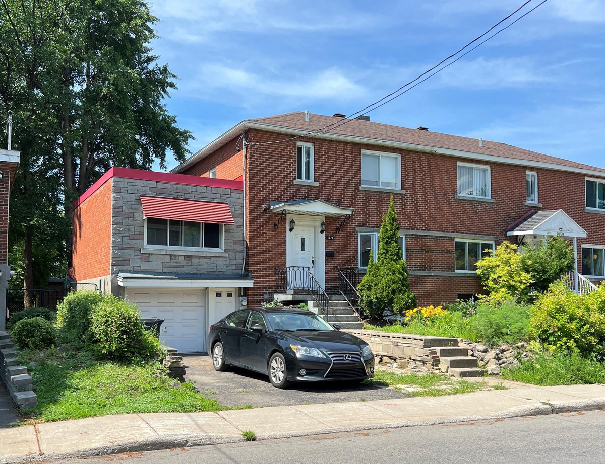 Maison à étages à vendre 1070 Rue Crevier Montréal (SaintLaurent)