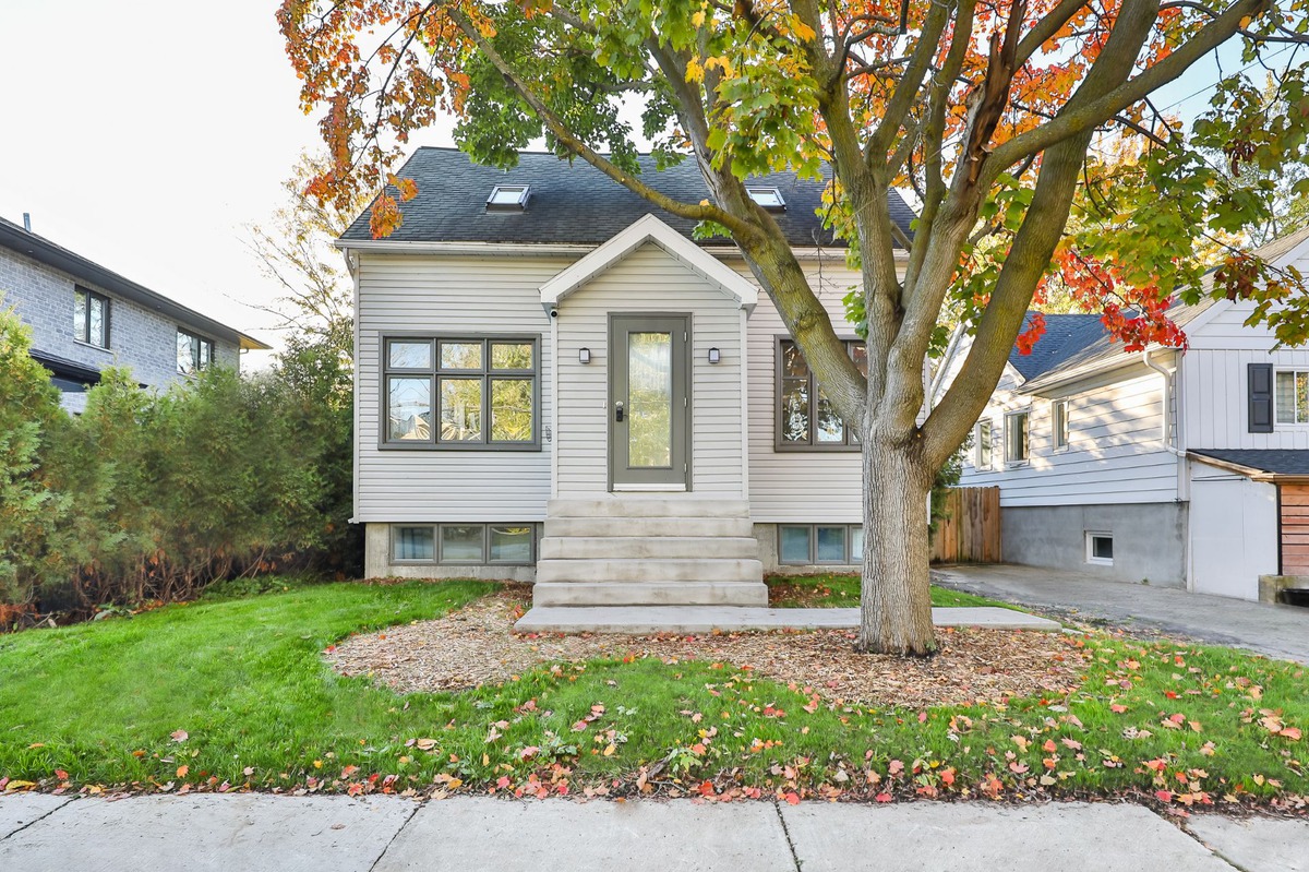 Maison à étages à vendre 210 Boul. Pine Beach Dorval