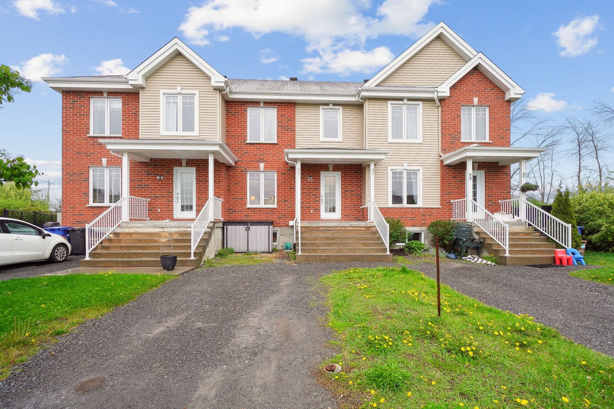 Maison à étages à vendre 66 Crois. du Suroît Rigaud