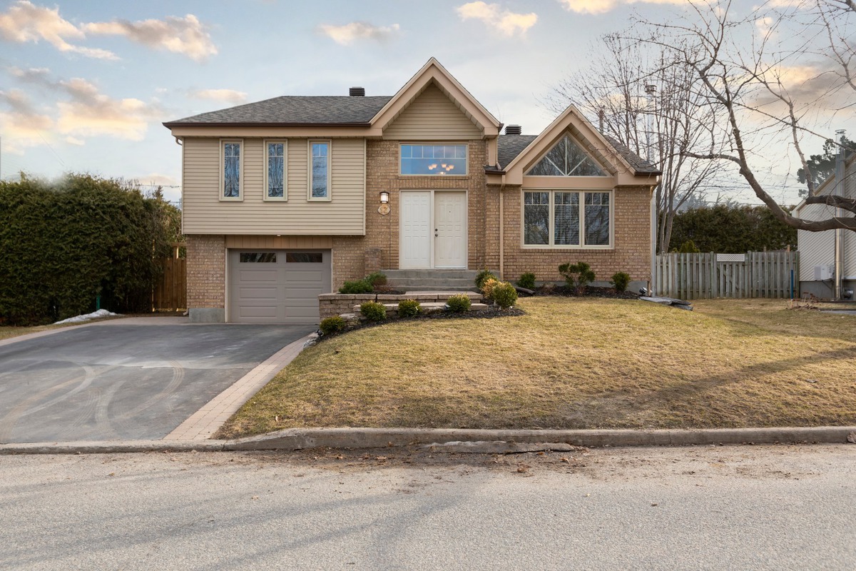 Maison à paliers multiples à vendre 13 Rue des Roseaux NotreDamede