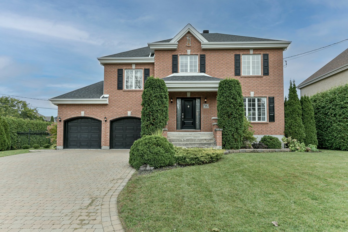 Two or more storey for sale 39 Rue des Frênes VaudreuilsurleLac
