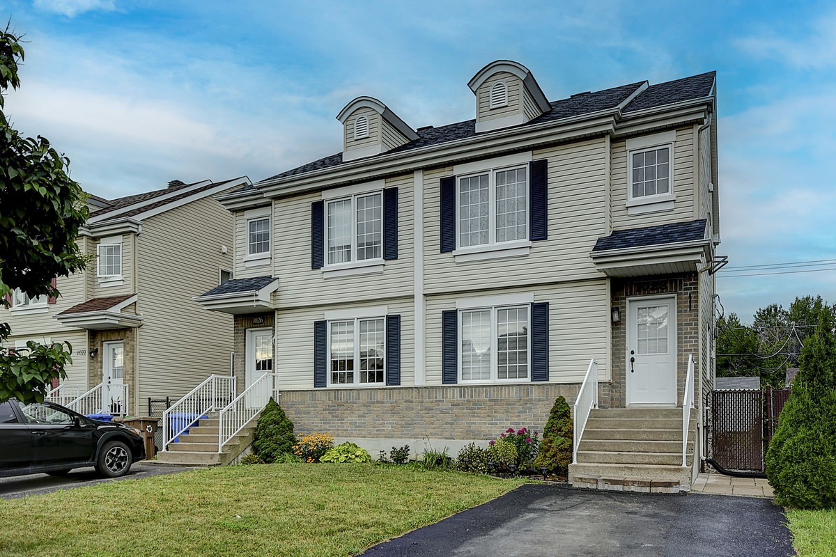 Maison à étages à vendre 1028 Boul. RenéLévesque SaintEustache