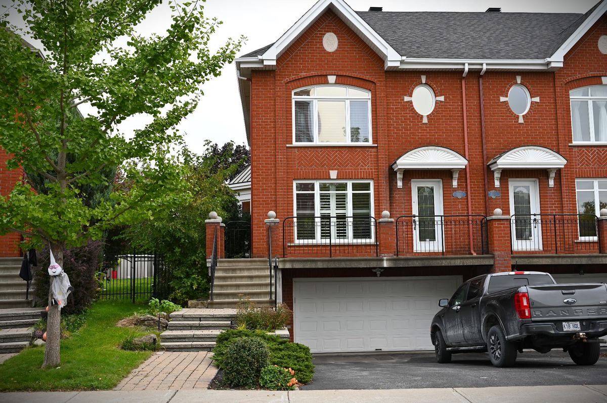 VENDU Maison à étages à vendre 10279 Boul. des Galeriesd'Anjou