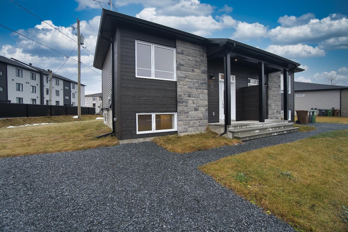 Maison de plainpied à louer 1676 Rue YvonBibeau Sherbrooke