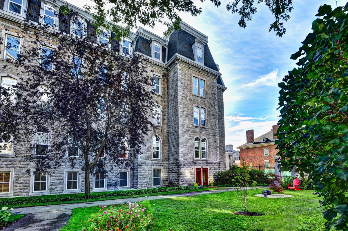 Apartment For Sale 230 Rue Sherbrooke E App 203 Montreal Ville Marie