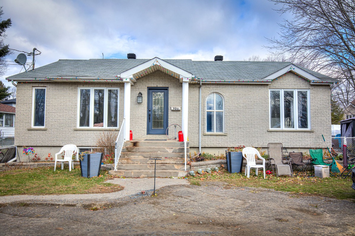 Maison de plainpied à vendre 8501 Boul. ArthurSauvé Laval (LavalOuest)