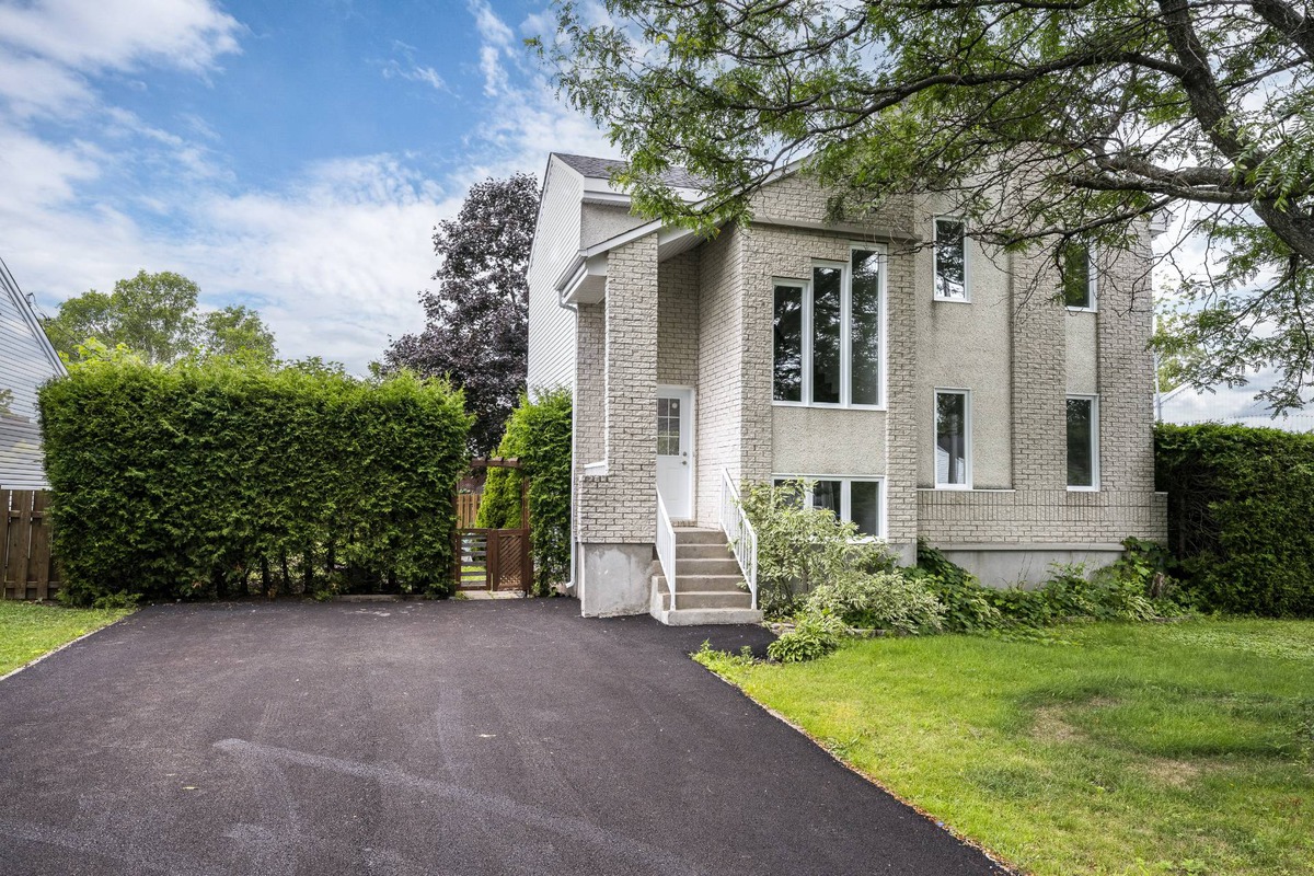 Maison à étages à vendre 37 Rue RéalBenoit Blainville