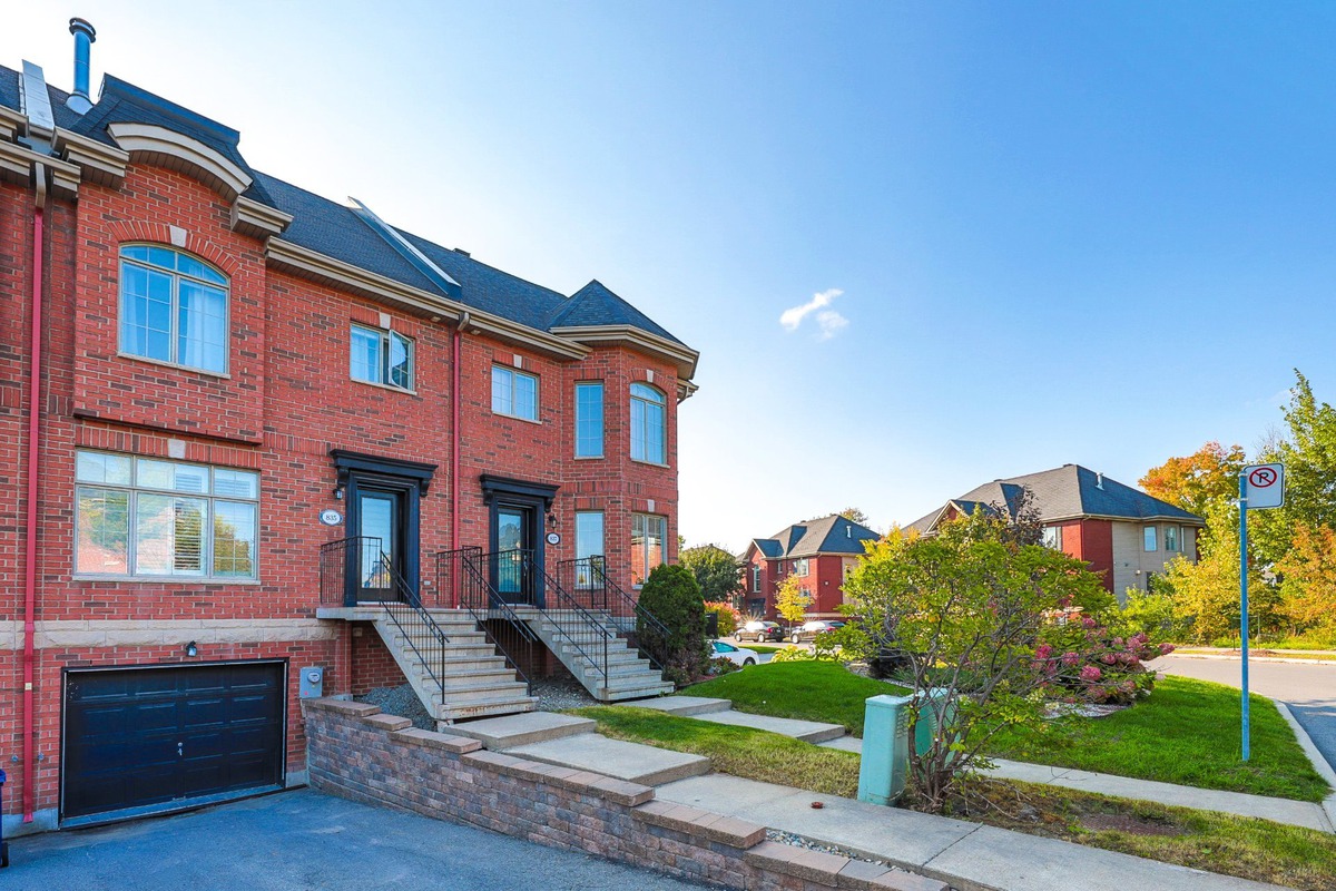 Maison à étages à vendre 835 Rue ÉtienneLavoie Laval (SainteDorothée)