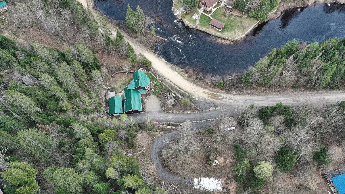 Maison à étages à vendre 261 Ch. des Cascades Mandeville