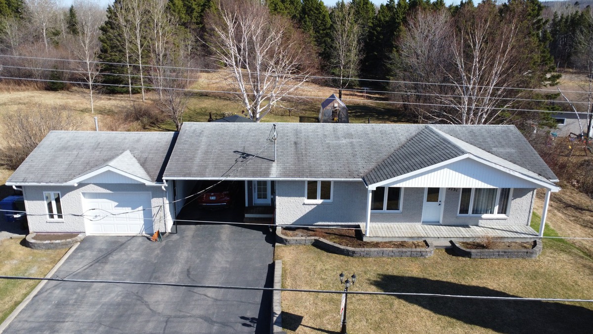 Maison de plainpied à vendre 2731 Ch. du PortagedesRoches S