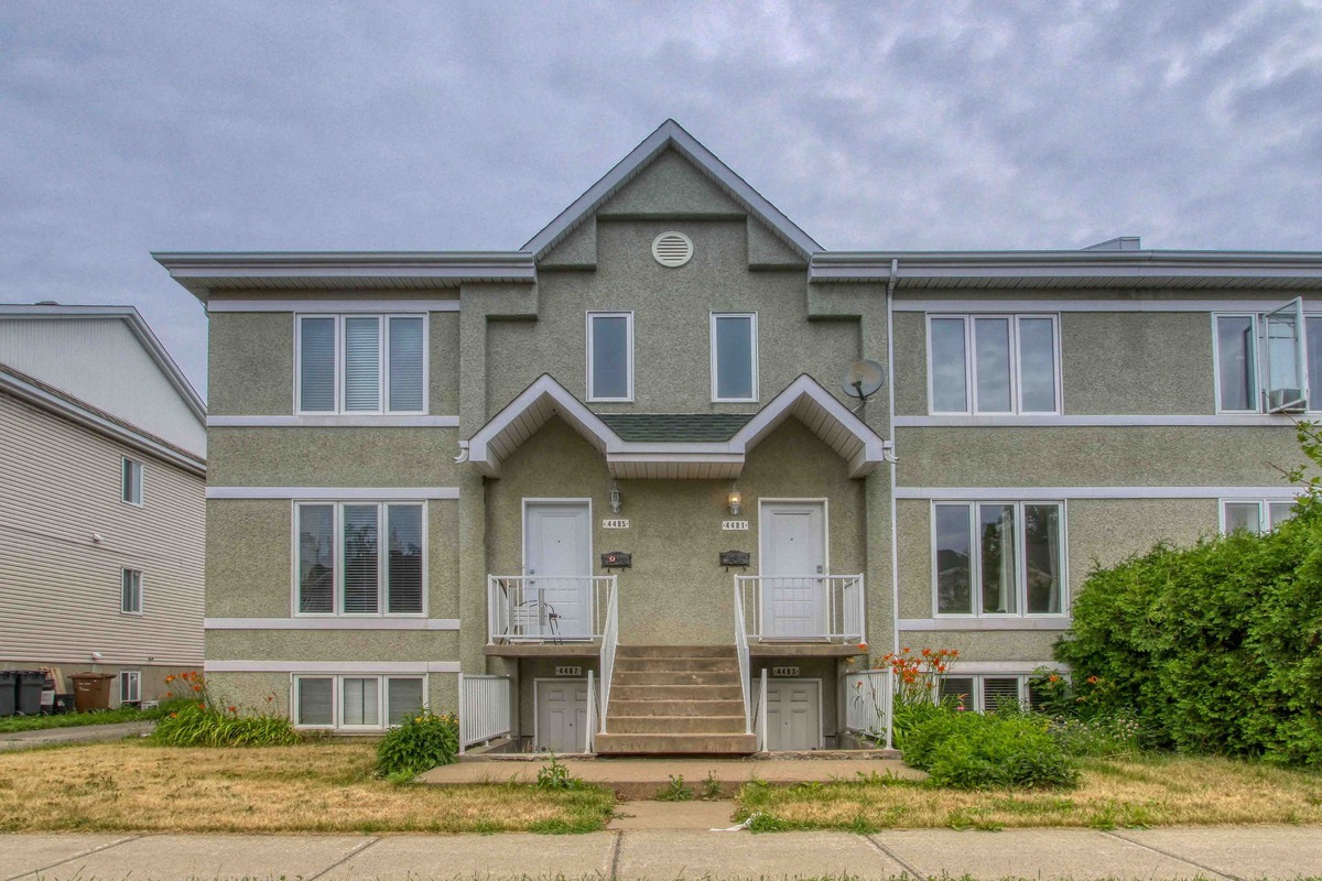 Appartement à vendre 4481 Av. de la Renaissance Laval (SainteRose)