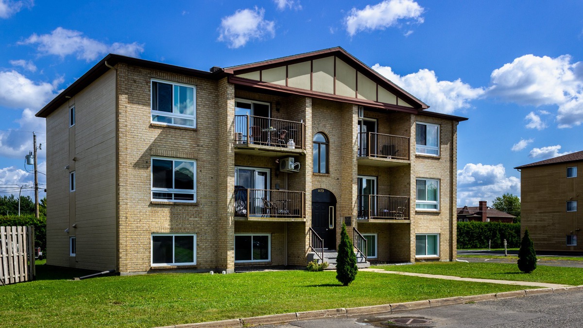 VENDU Propriété à revenus à vendre 635 Rue Taillon Drummondville