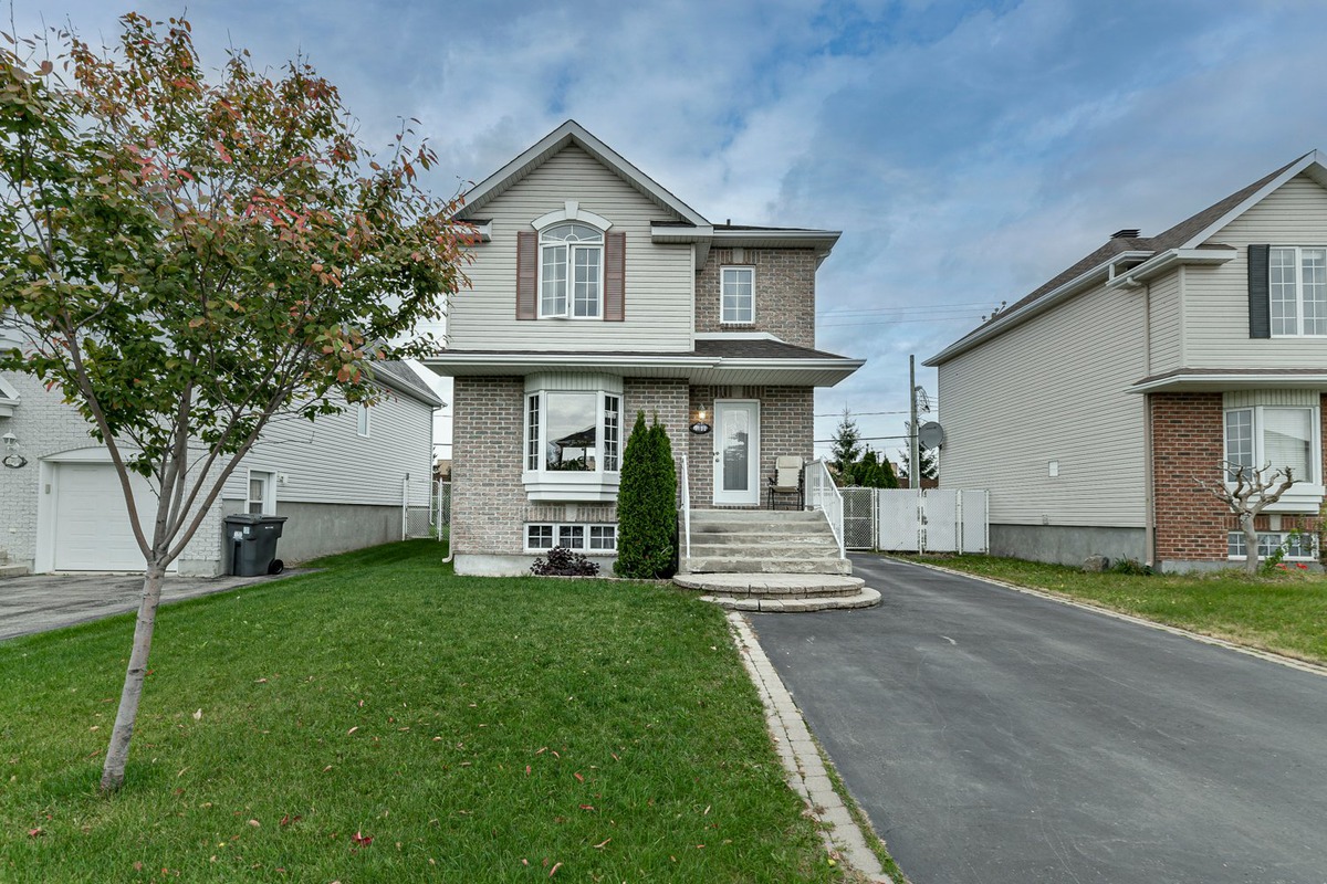 Maison à étages à vendre 3122 Av. de la Canardière VaudreuilDorion