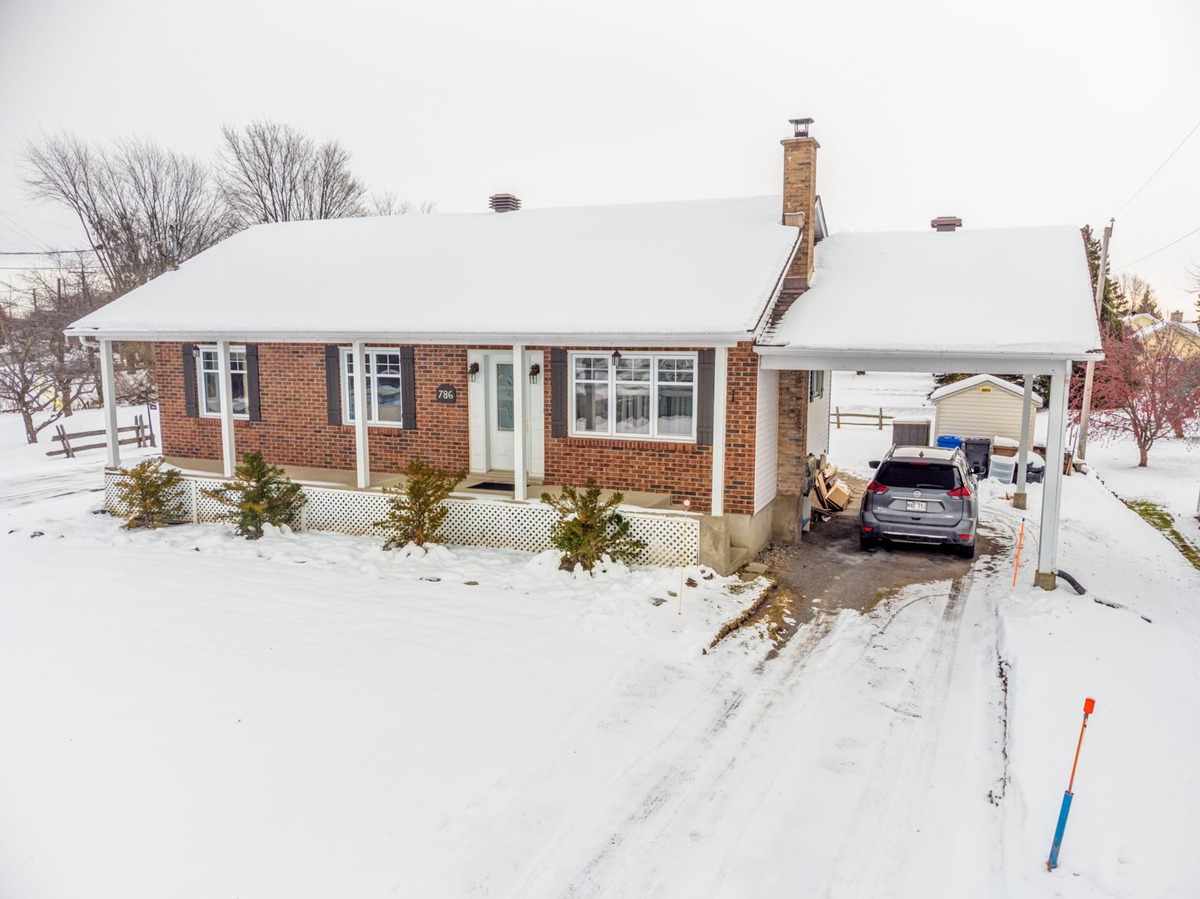 Bungalow for sale 786 Ch. du ChenalduMoine SainteAnnedeSorel