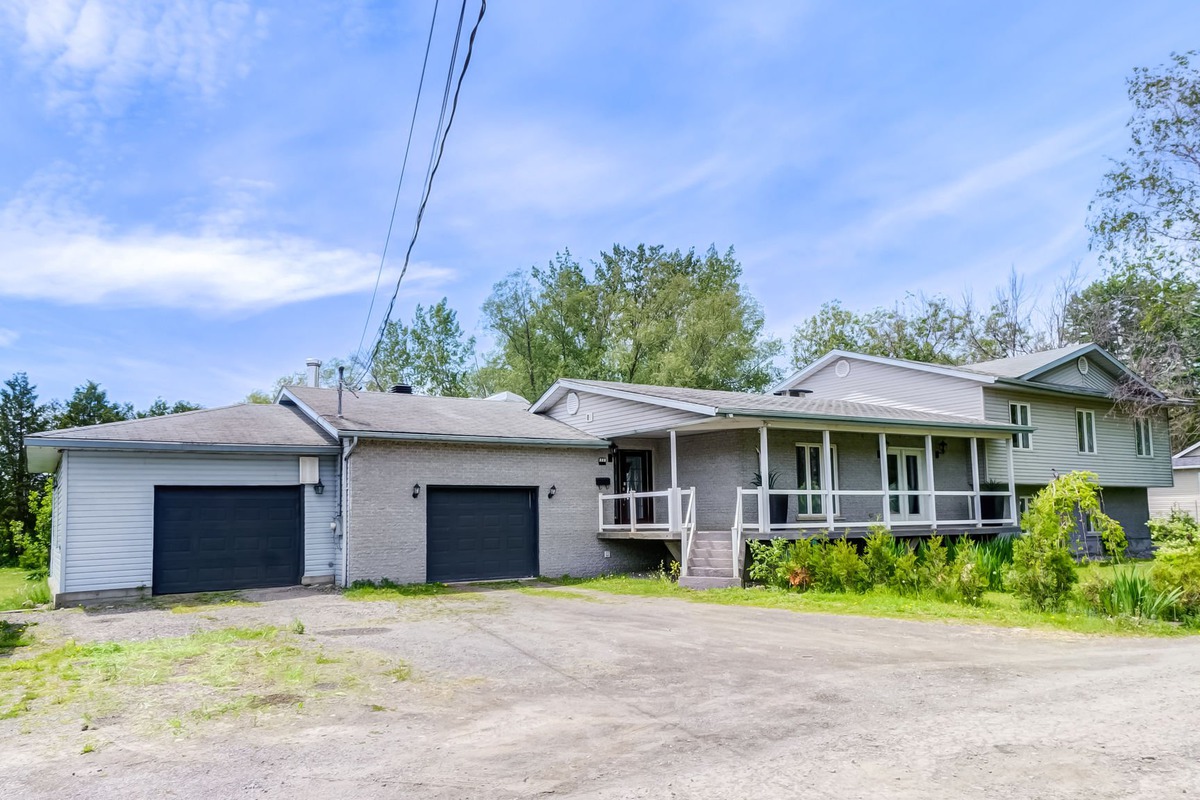 Maison à paliers multiples à vendre 132 Ch. du LacStLouis Léry