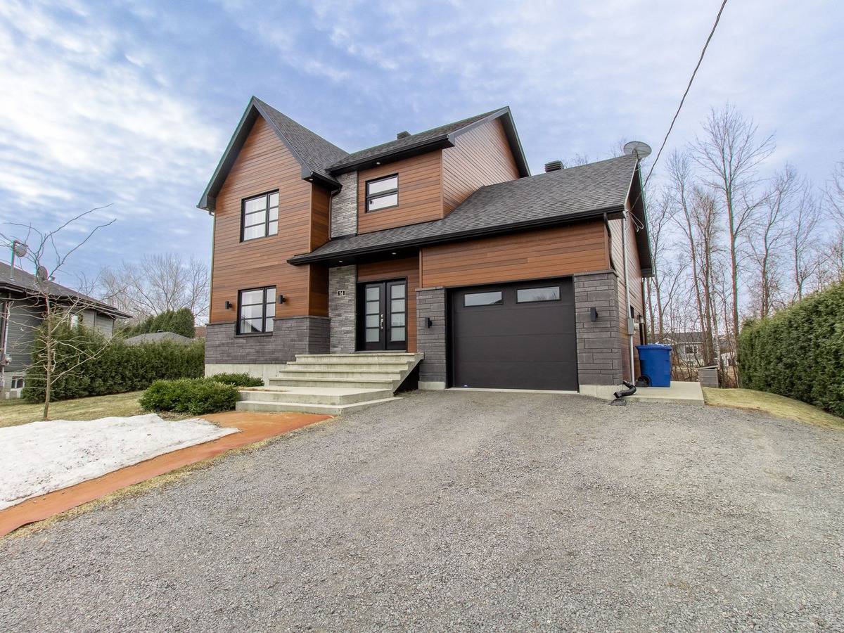Maison à étages à vendre 14 Rue YvonCournoyer SaintIgnacedeLoyola