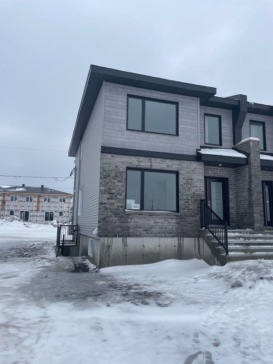 Maison à étages à louer 595A Rue F.X.Garneau, app. A Salaberryde