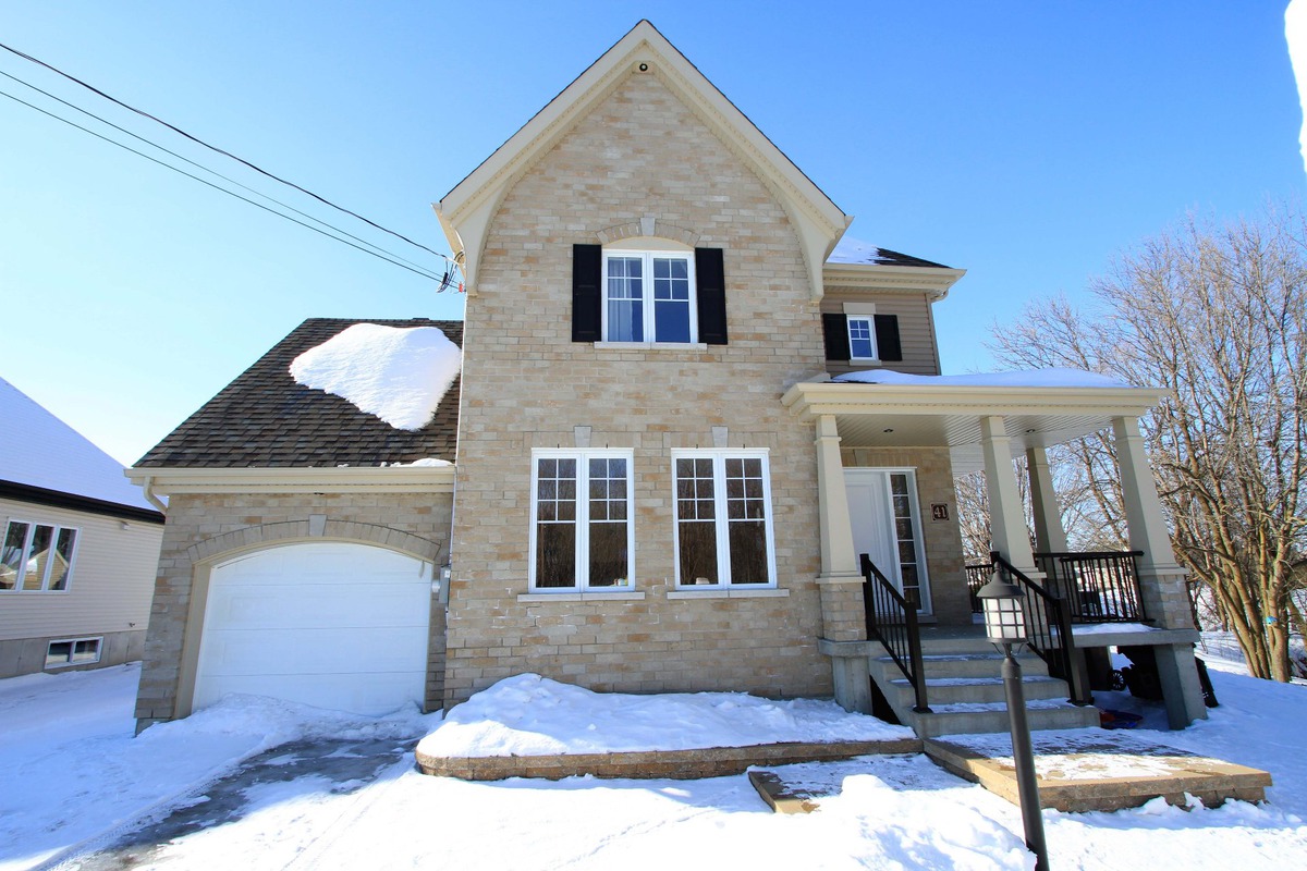 Maison à étages à vendre 41 Rue Beaucage SaintRochdel'Achigan