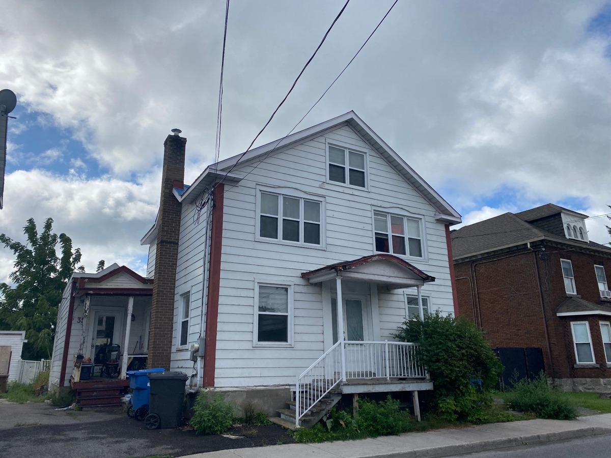 Duplex à vendre 35 Rue Ellice SalaberrydeValleyfield
