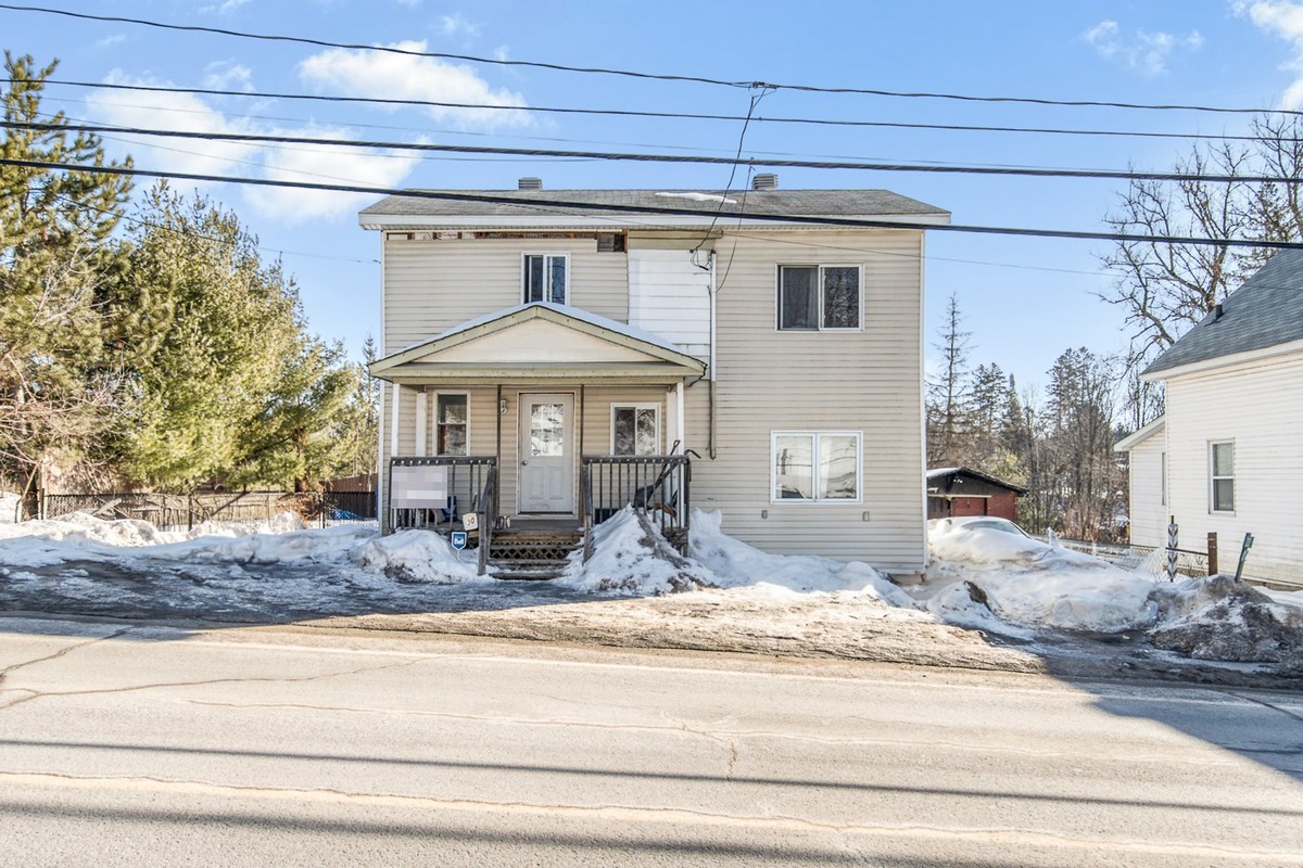 VENDU Maison à étages à vendre 30 Av. de L'angeGardien L'AngeGardien