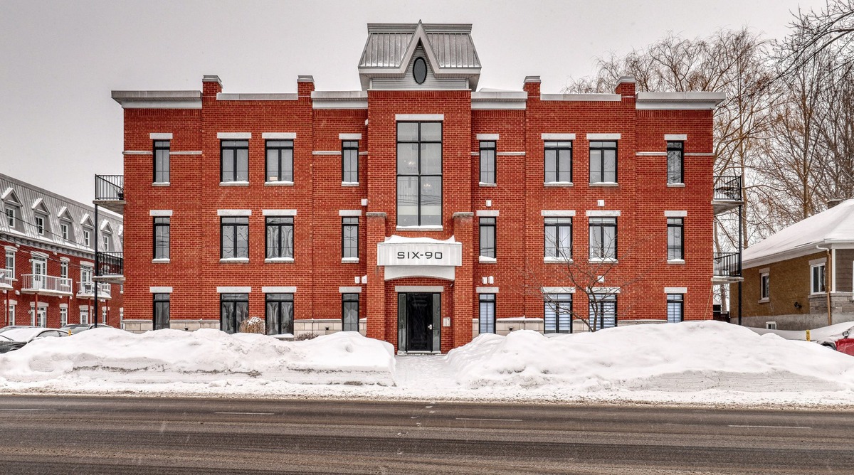 VENDU Appartement à vendre 690 Boul. de l'AngeGardien, app. 204 L