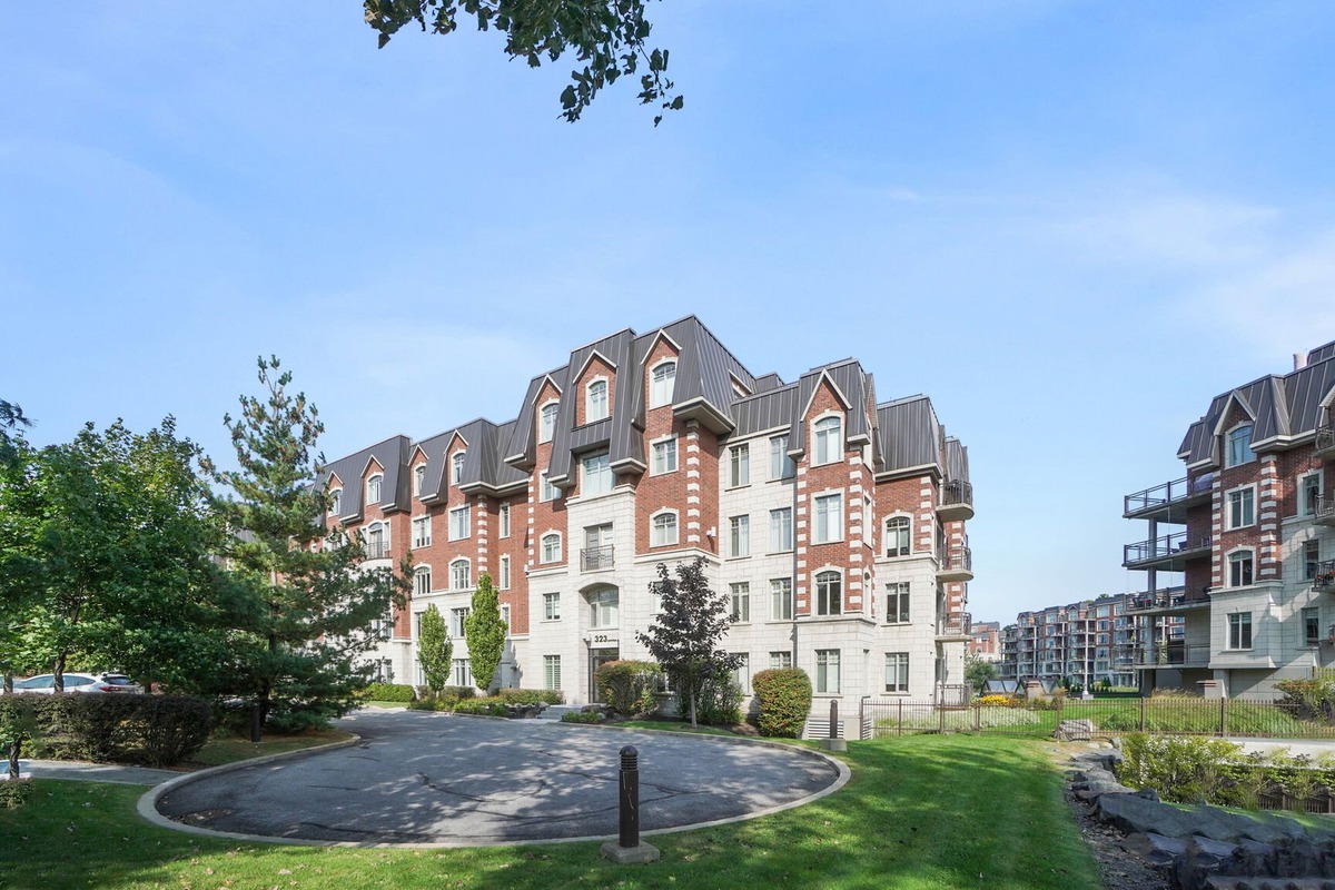 VENDU Appartement à vendre 323 Boul. Clairevue E., app. 1207 Saint