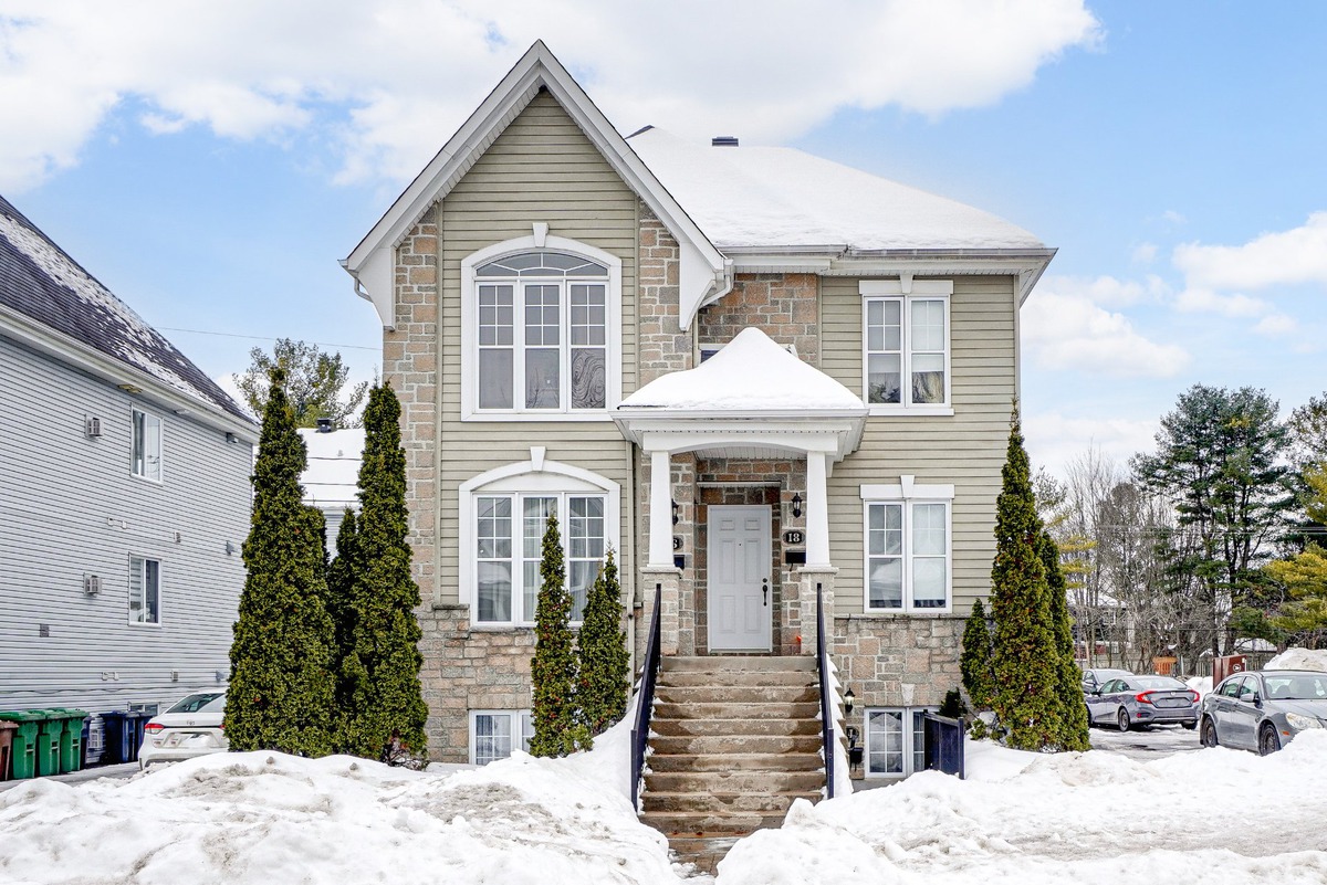 Triplex à vendre 14 18 Place des Lilas BoisdesFilion