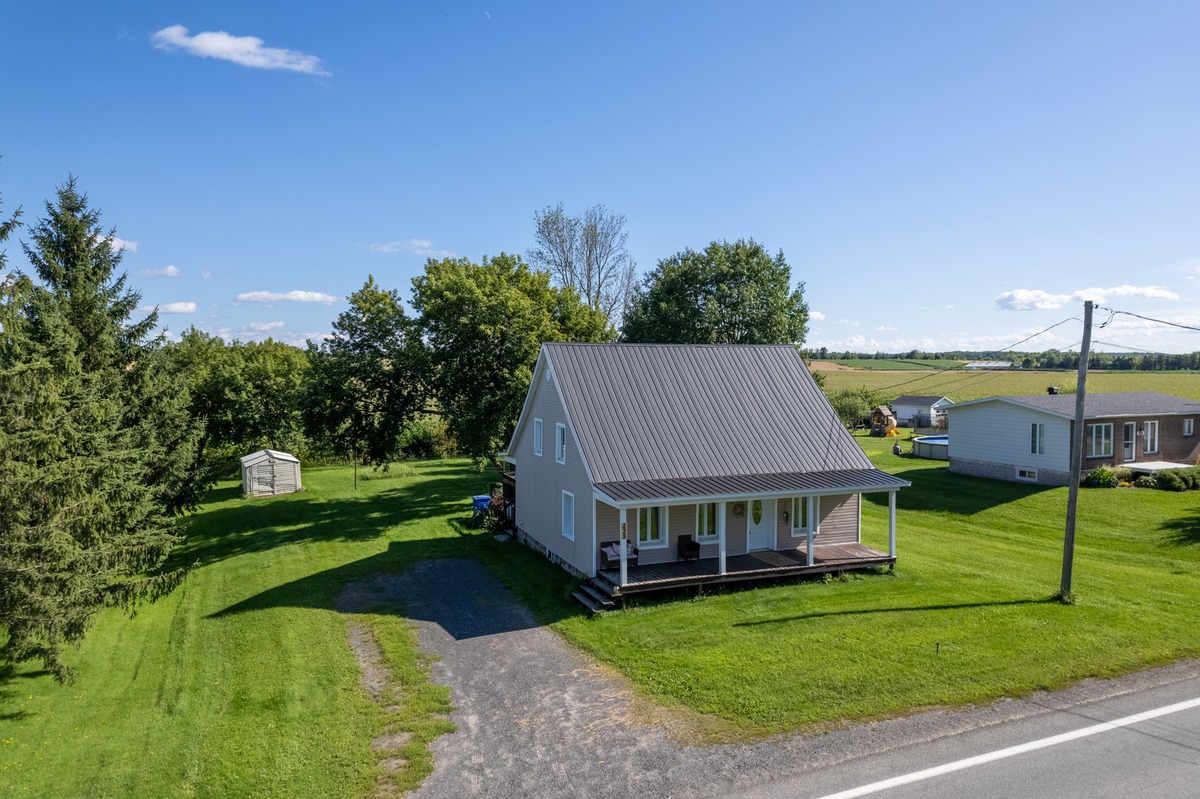 VENDU Maison à étages à vendre 238 Route MarieVictorin BaieduFebvre