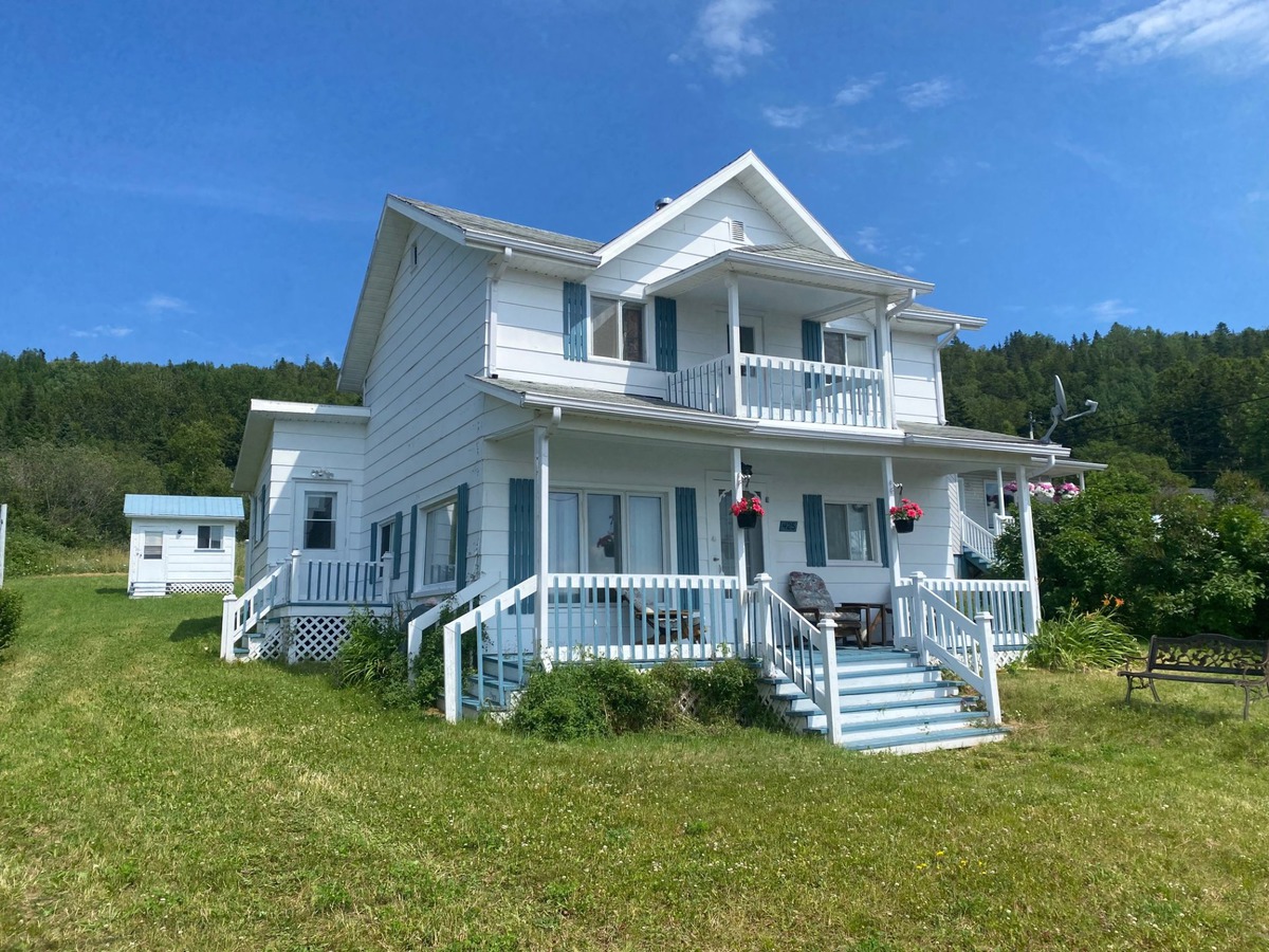 Maison à étages à vendre 425 Route du CapitaineFournier PortDaniel