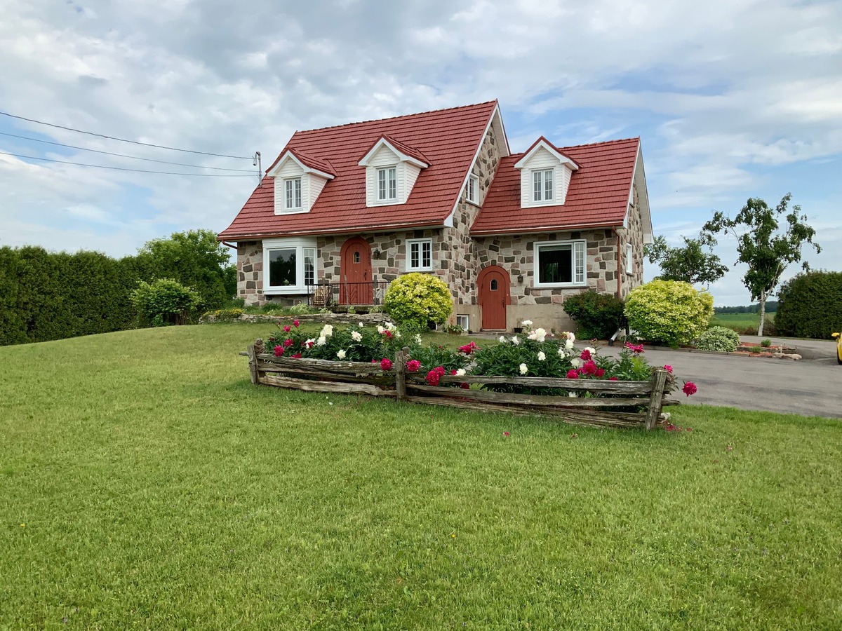 Fermette à vendre 1975 Route MarieVictorin DeschaillonssurSaint