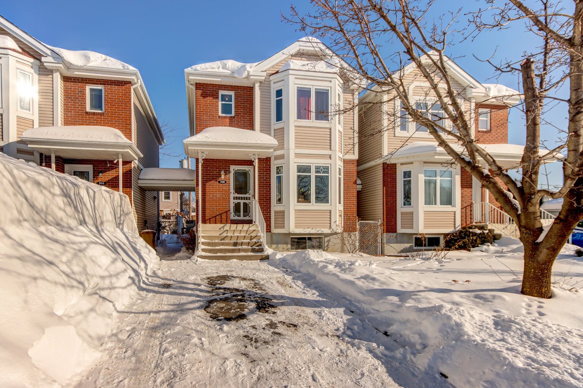 Maison à étages à vendre 320 Rue PierreBourdeau La Prairie