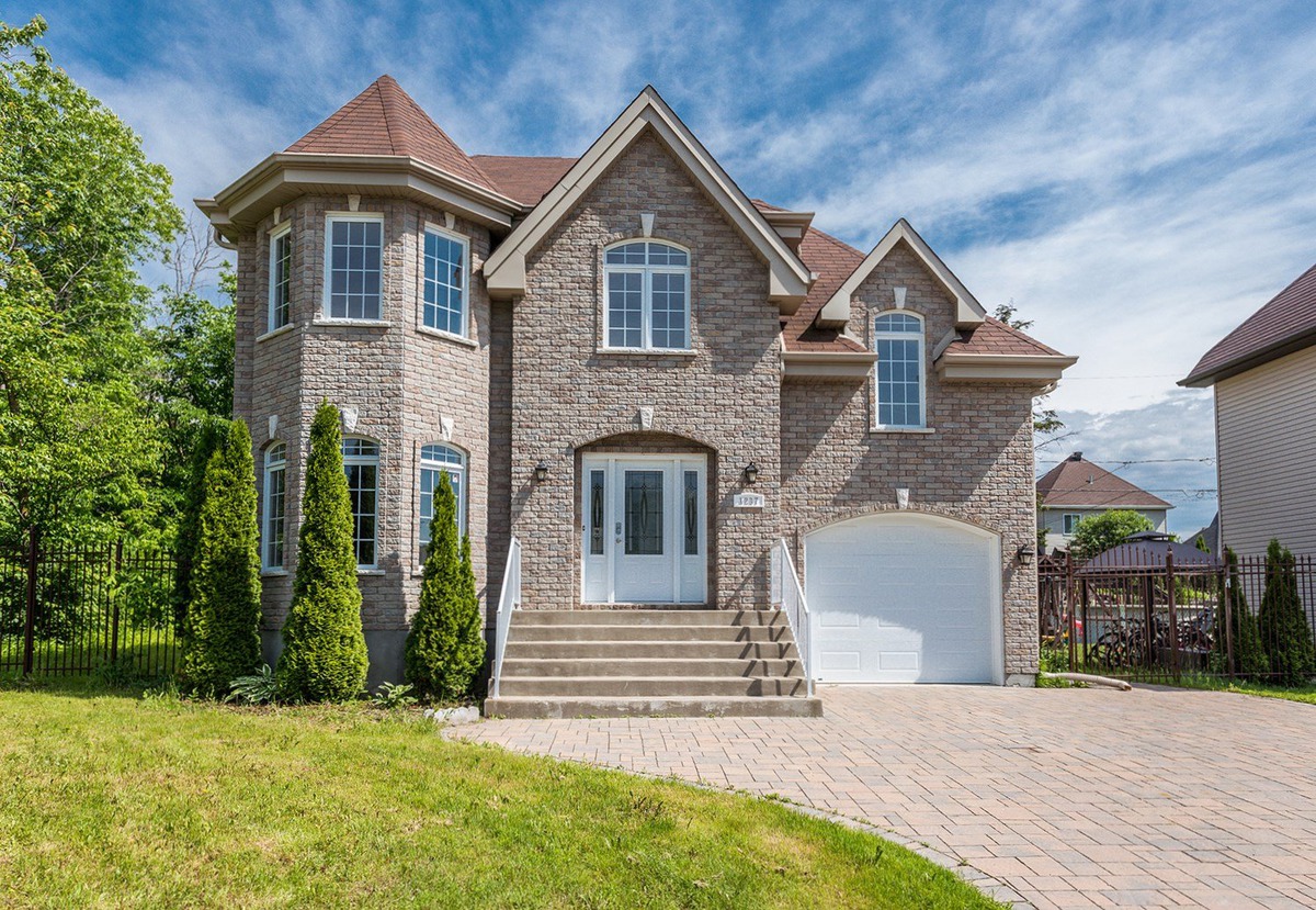 VENDU Maison à étages à vendre 1237 Rue des Genévriers Pincourt