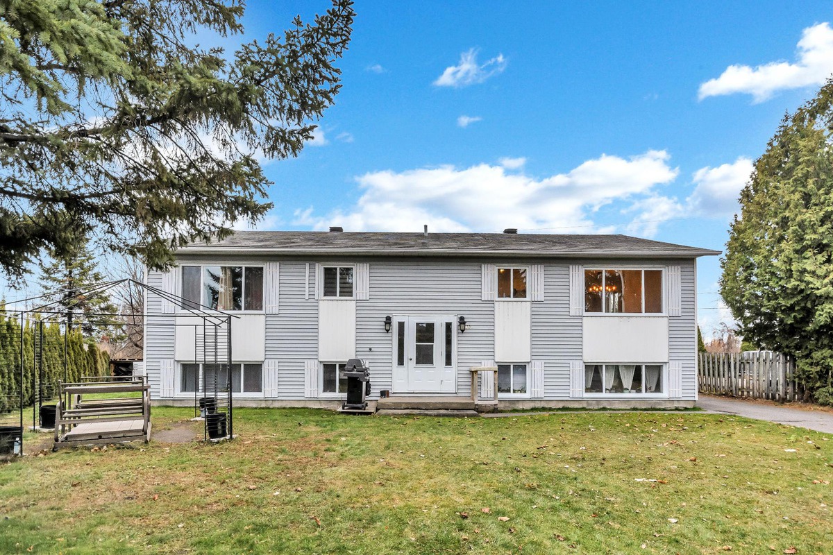 VENDU Quadruplex à vendre 70 Rue Bonin SalaberrydeValleyfield