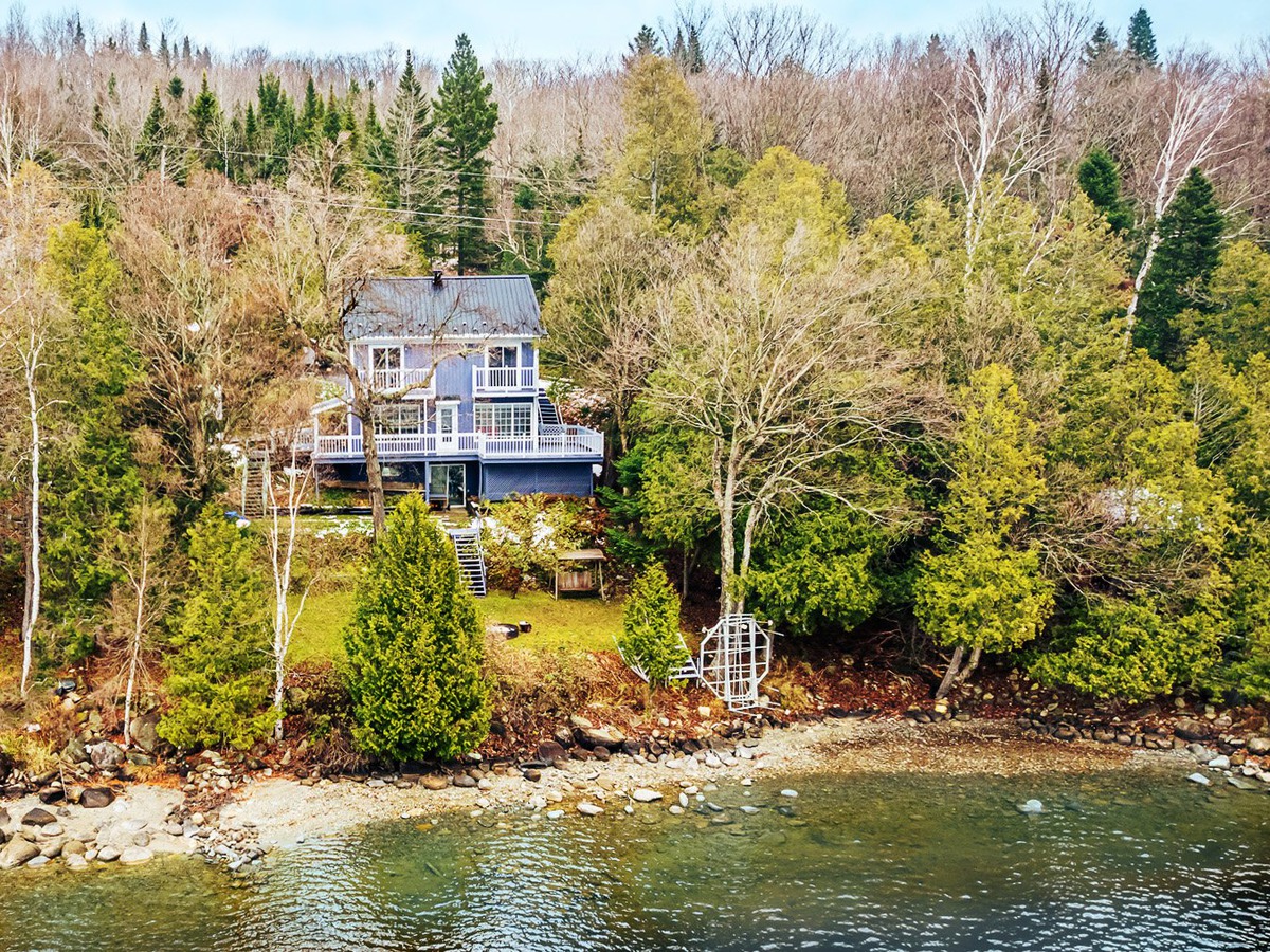 Two or more storey for sale 2905 Rue de la BaiedesSables LacMégantic