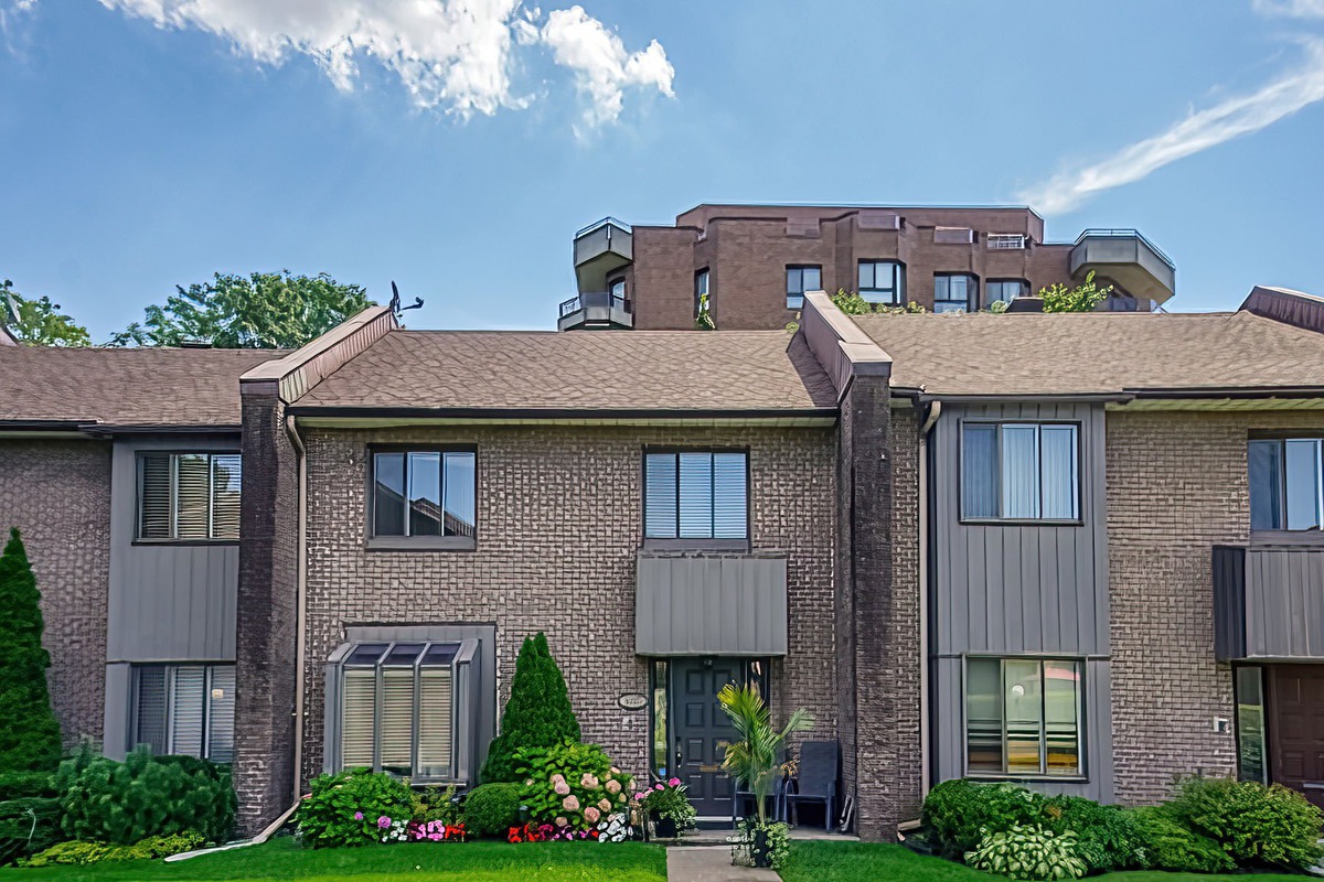 Maison à étages à vendre 6037Z Boul. Cavendish CôteSaintLuc