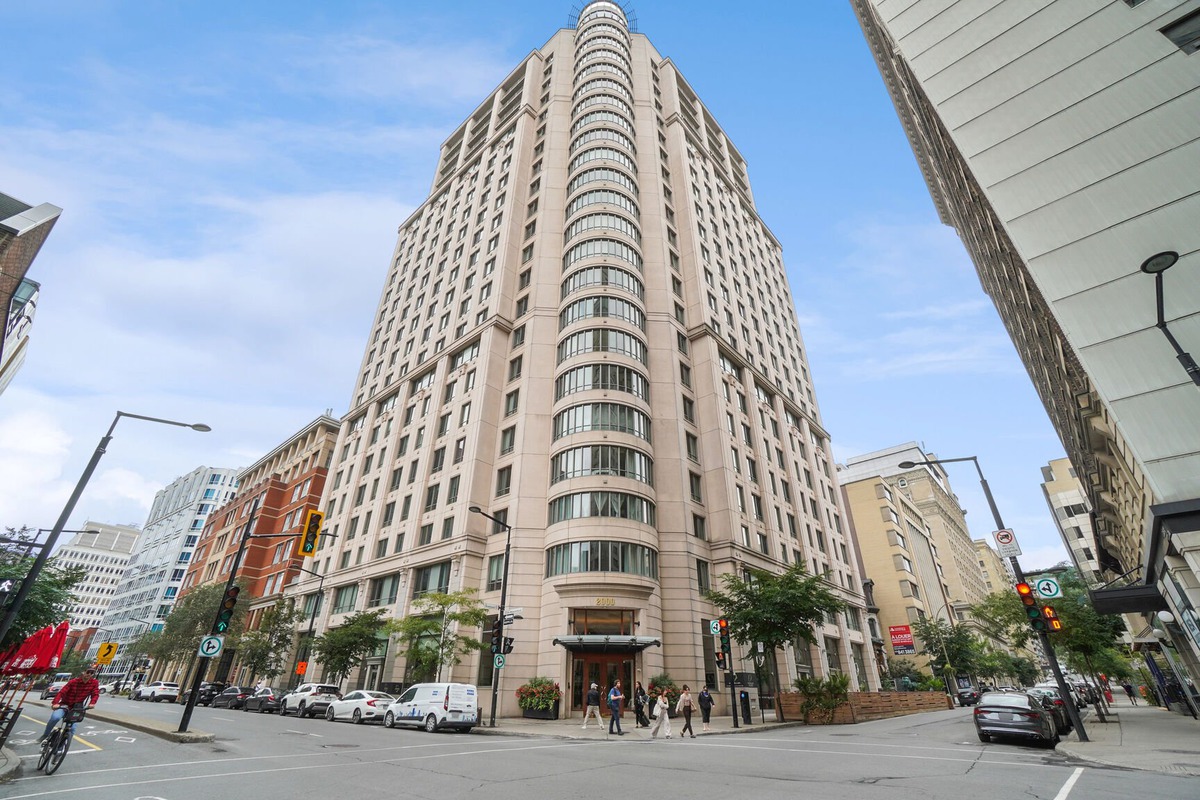 SOLD Apartment for sale 2000 Rue Drummond, app. 1108 Montréal