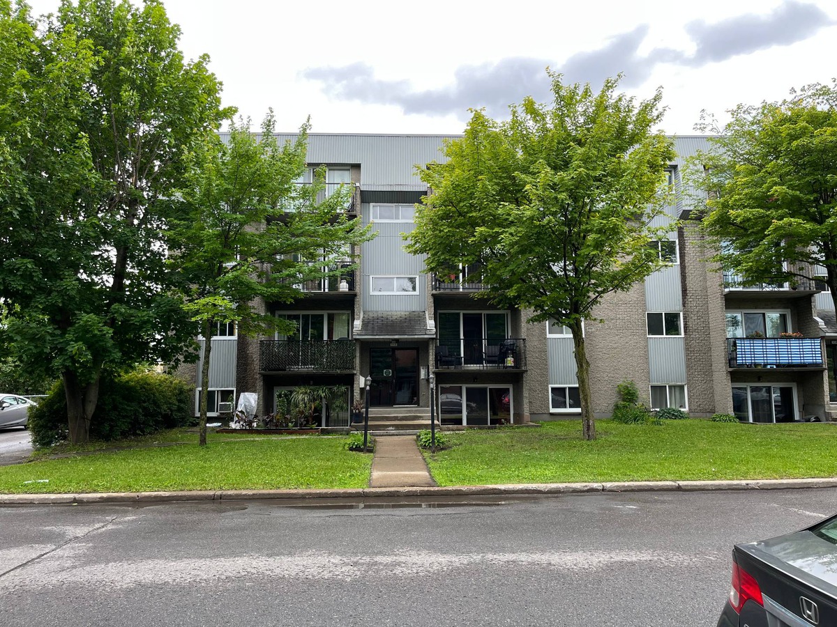 Propriété à revenus à vendre 112 Rue Sévigny Repentigny (Repentigny)