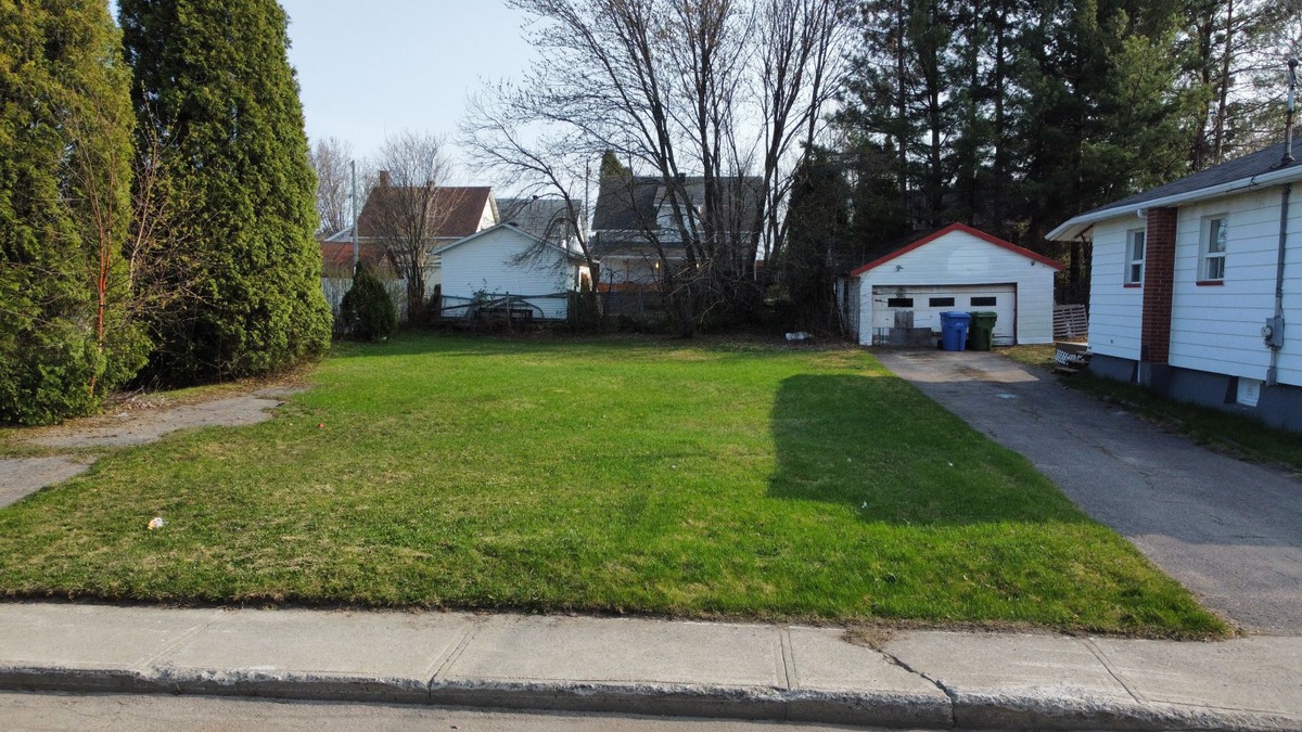 Terrain vacant à vendre Rue Joliette Saguenay (Jonquière)