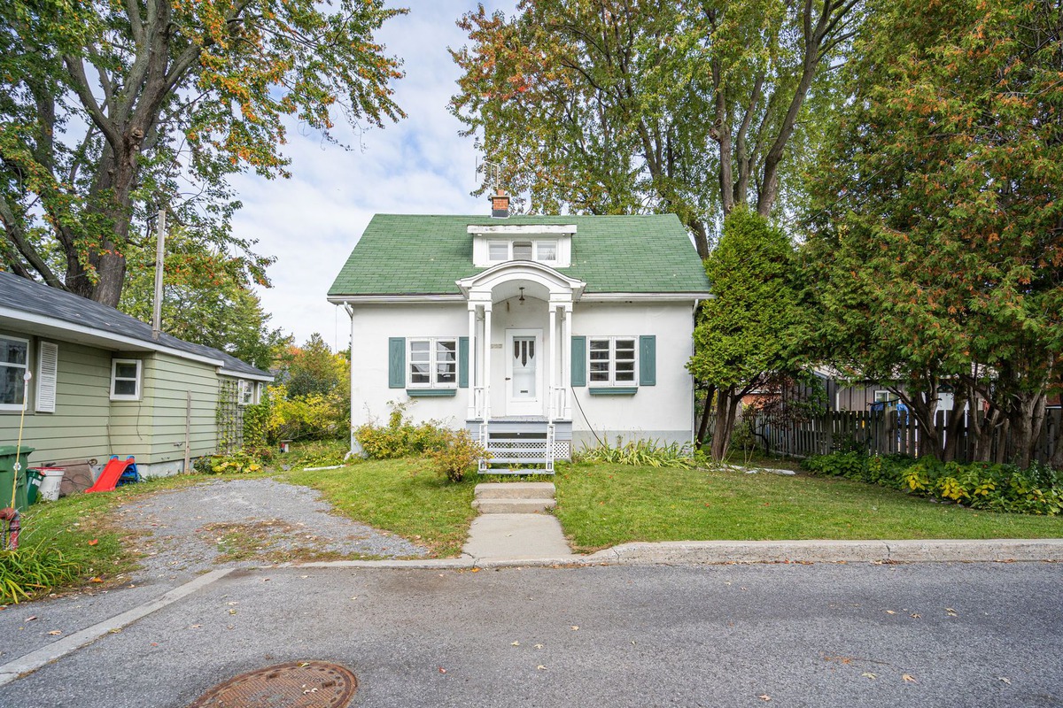 Maison à étages à vendre 1625 1635 Place Déry Dorval