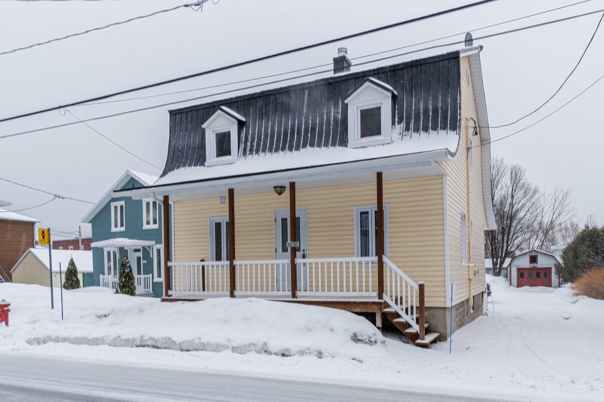 Maison à étages à vendre 10298 Av. Royale SainteAnnedeBeaupré