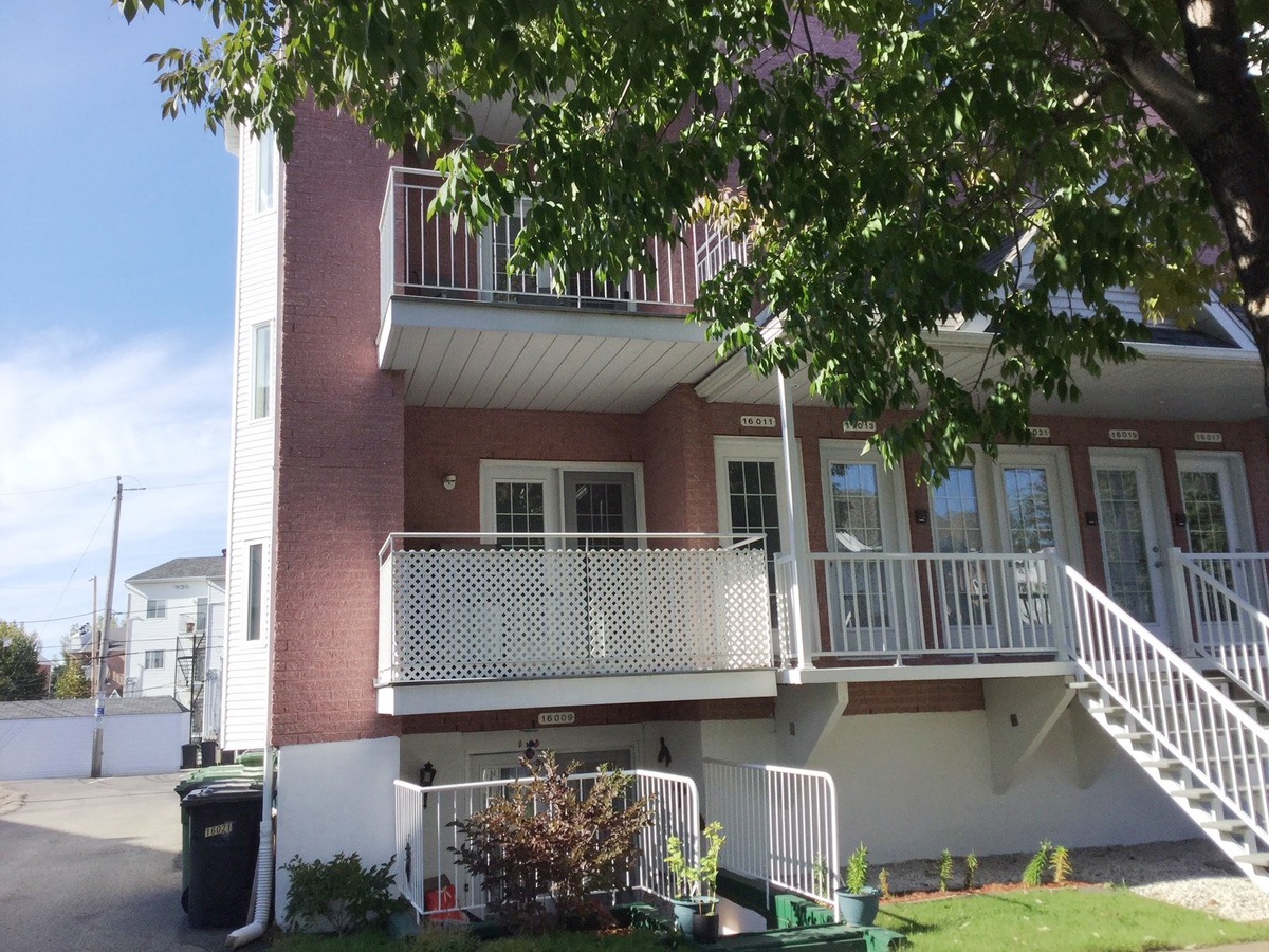 Appartement à vendre 16011 Rue Victoria RivièredesPrairies/Pointe